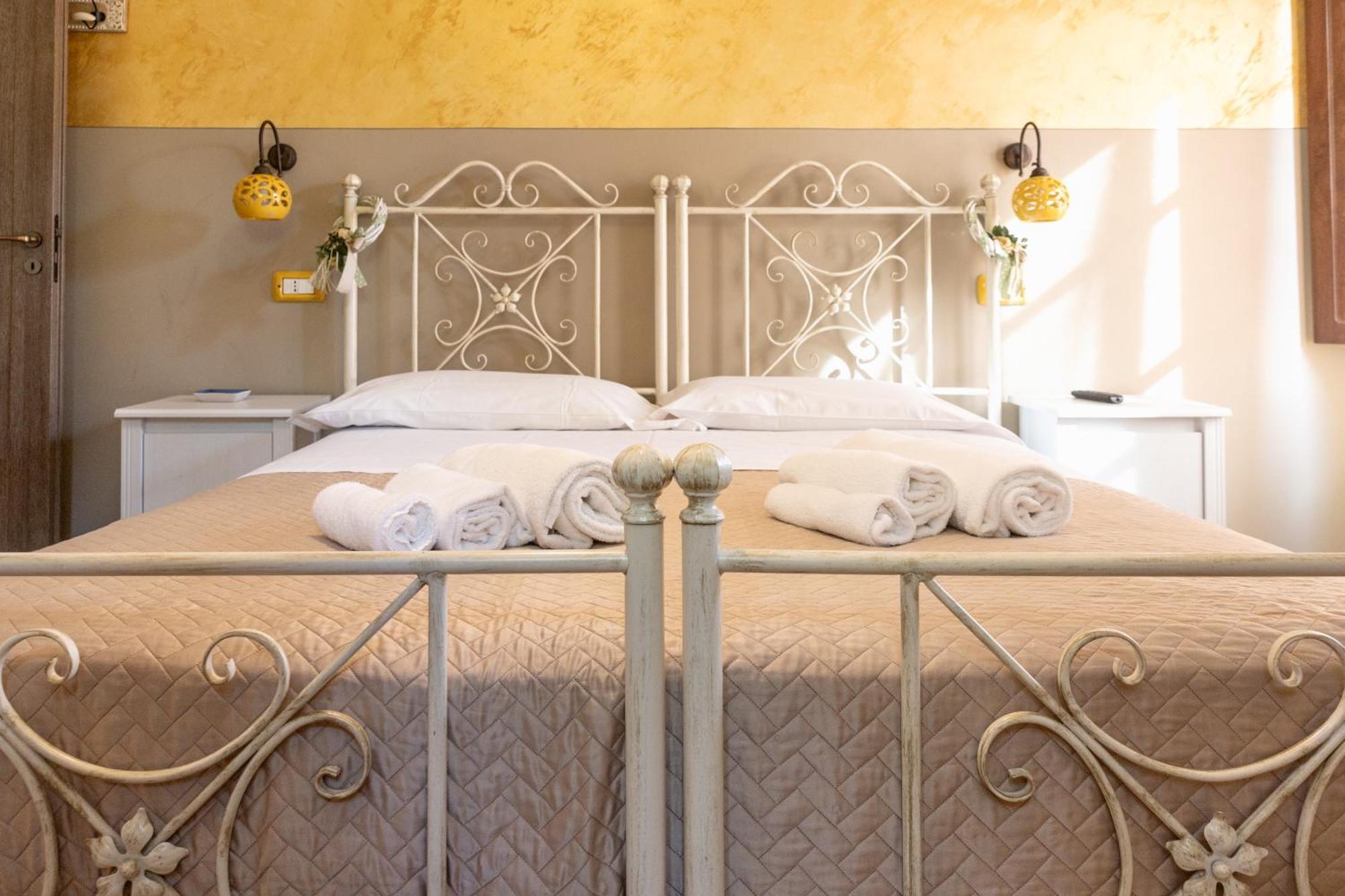 Domus Angeli Hotel Assisi Buitenkant foto